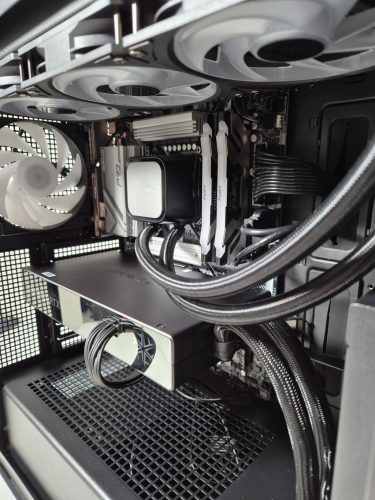 GAMER PC! Intel i7-14700 / RTX 4090 / 32GB DDR5 / 1TB NVMe / 1000w Gold