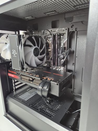 GAMER PC! Ryzen 5800X / RX 7700 XT / 32GB DDR4 / 1TB SSD / 650w Gold!