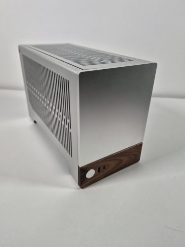 MiniITX GAMING PC! Ryzen 7700 / RTX 5070 / B850I / 32GB DDR5 / 2TB NVMe / 750w Gold! BeszámítOK